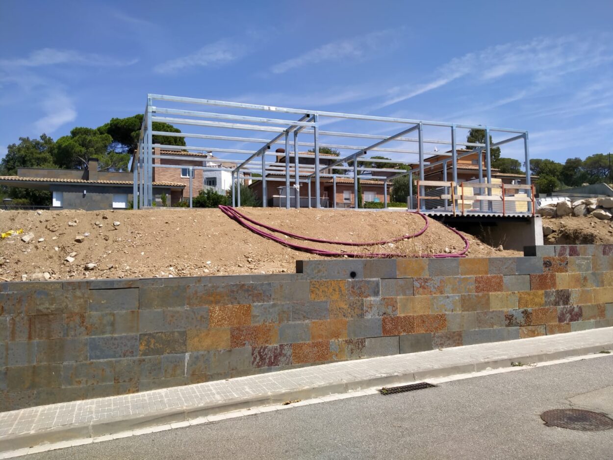 Uniones patentadas para estructuras metalicas.