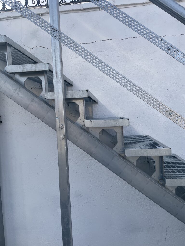 Sistema de escalera starmodul: una solución modular para conectar niveles 5 2025 05 01 17. 25. 41