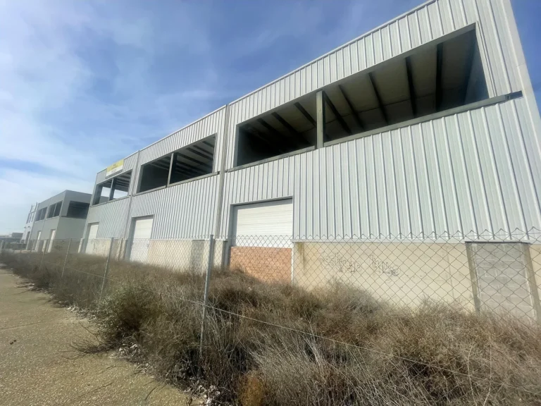 Starmodul bolted steel structure: building under construction (lleida)