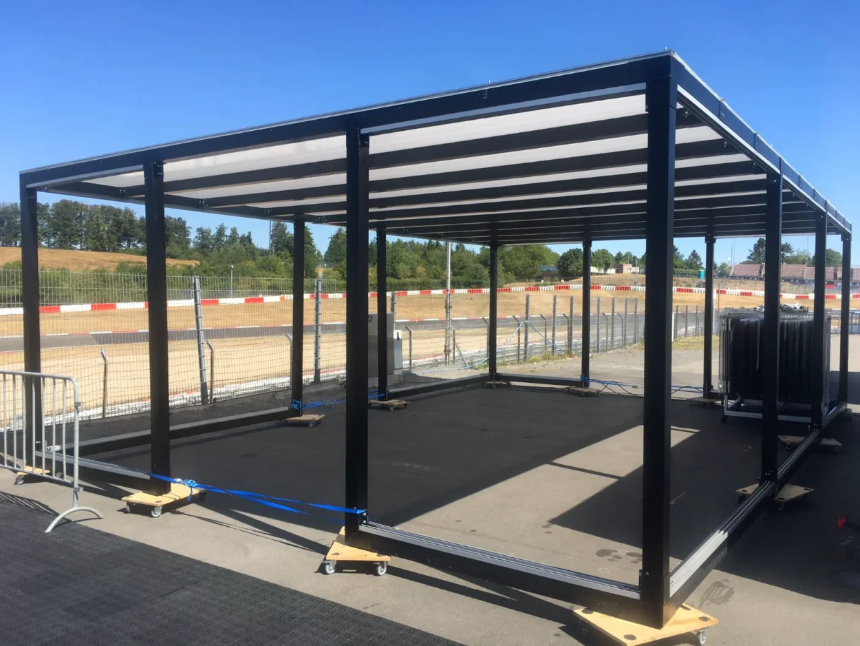 Estructures per a panells solars 4 Pavelló desmuntable amb estructura starmodul per a un esdeveniment en un circuit – detall